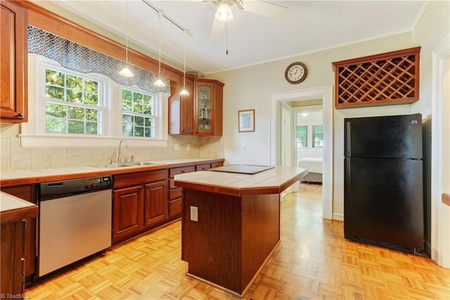 17 E Main Street, Thomasville, NC 27360