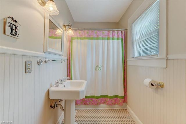 17 E Main Street, Thomasville, NC 27360