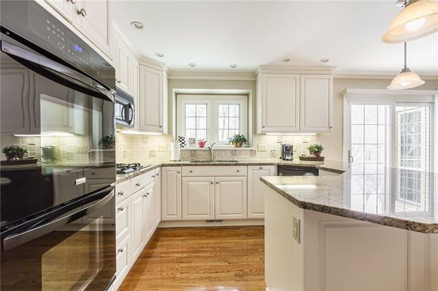 6 Claret Drive, Perinton, NY 14450