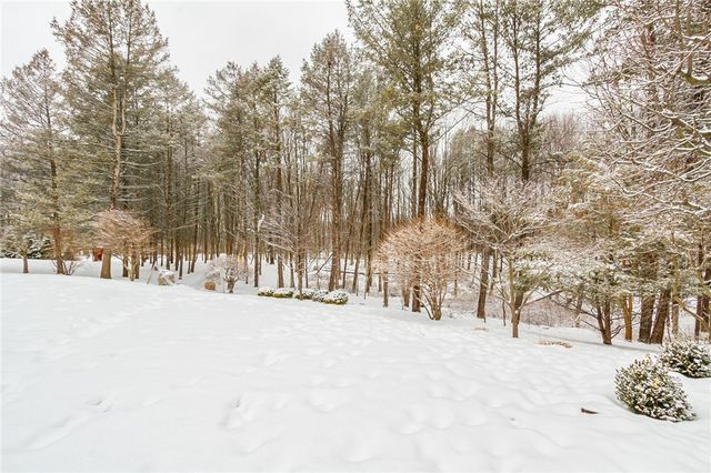 6 Claret Drive, Perinton, NY 14450