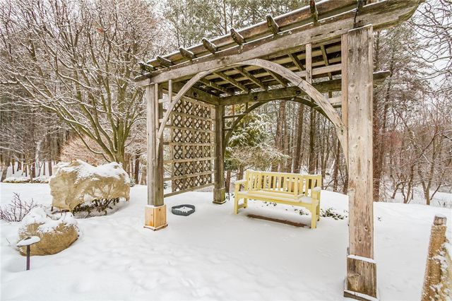 6 Claret Drive, Perinton, NY 14450