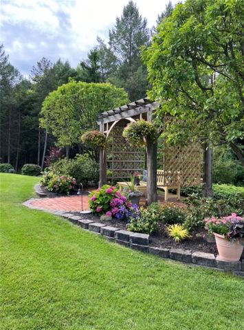 6 Claret Drive, Perinton, NY 14450