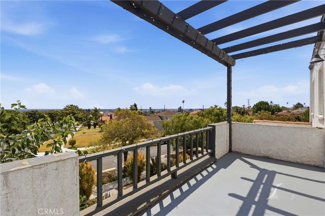 5005 Chesley, Los Angeles, CA 90043