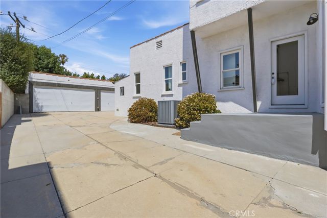 5005 Chesley, Los Angeles, CA 90043