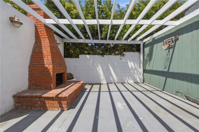 5005 Chesley, Los Angeles, CA 90043