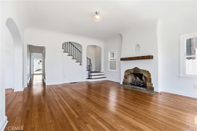 5005 Chesley, Los Angeles, CA 90043