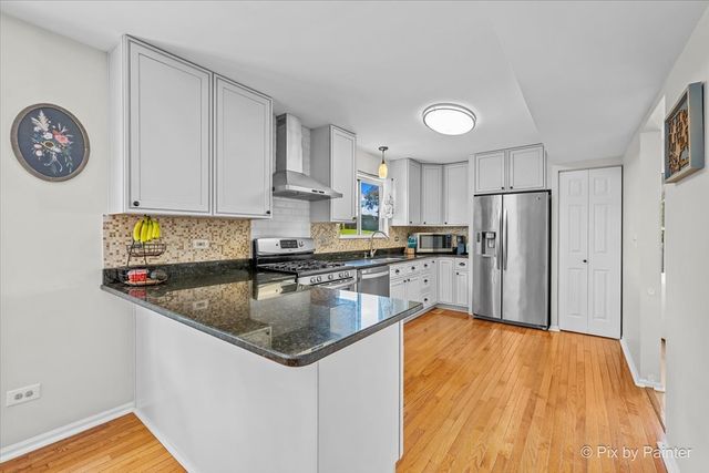 344 Yorkshire Drive, Mundelein, IL 60060