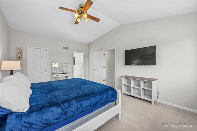 344 Yorkshire Drive, Mundelein, IL 60060