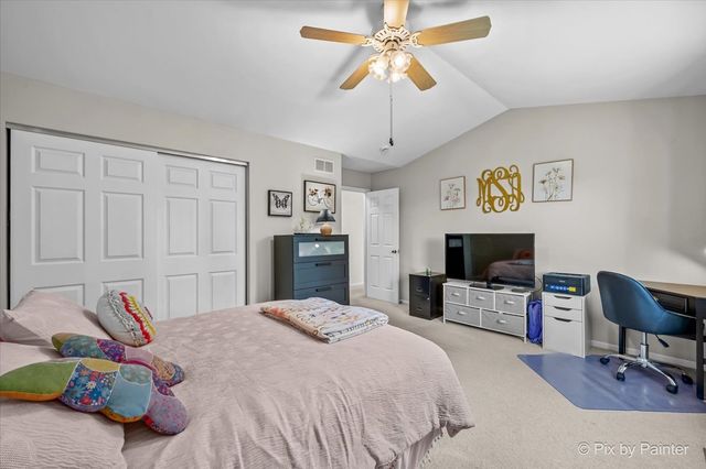 344 Yorkshire Drive, Mundelein, IL 60060