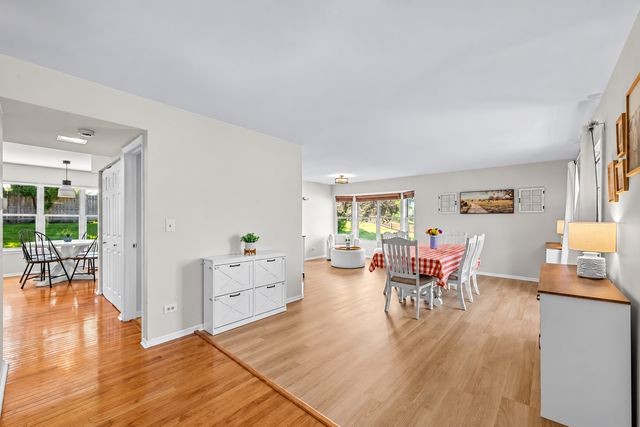 344 Yorkshire Drive, Mundelein, IL 60060