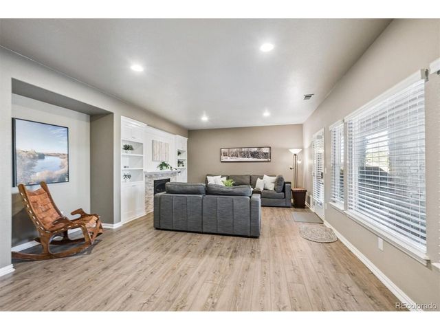 23963 E Roxbury Pl, Aurora, CO 80016