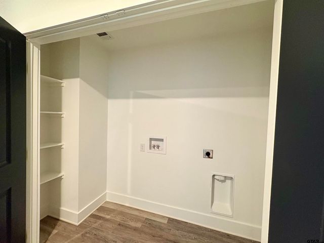 325 Royal Dr, Bullard, TX 75757