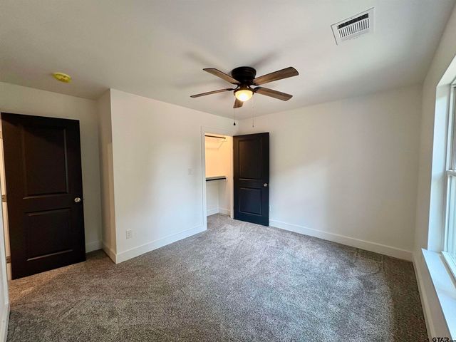 325 Royal Dr, Bullard, TX 75757
