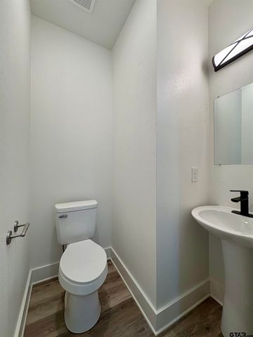 325 Royal Dr, Bullard, TX 75757