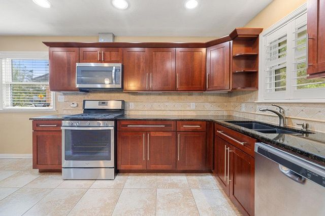 8307 Stillwood LN, Austin, TX 78757