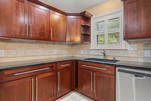 8307 Stillwood LN, Austin, TX 78757