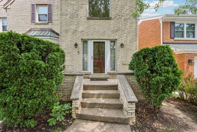 6741 N Ramona Avenue, Lincolnwood, IL 60712
