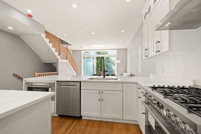 53 Packards Ln 3, Quincy, MA 02169