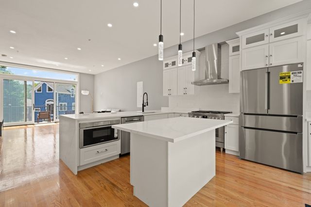 53 Packards Ln 3, Quincy, MA 02169