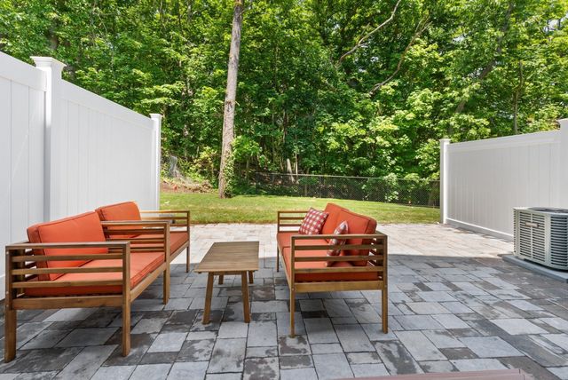 53 Packards Ln 3, Quincy, MA 02169
