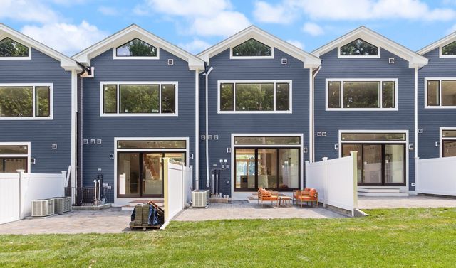53 Packards Ln 3, Quincy, MA 02169