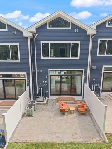 53 Packards Ln 3, Quincy, MA 02169