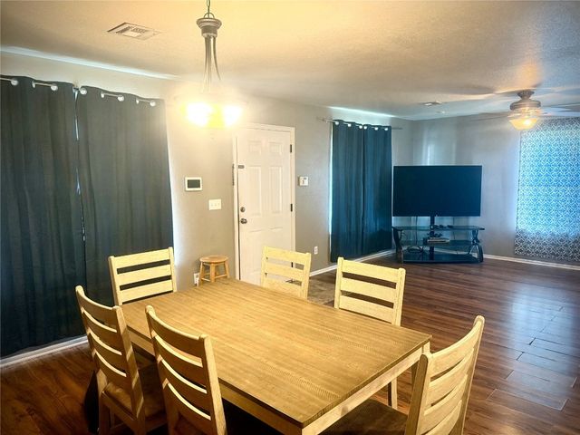 1020 NW 14th Place, Moore, OK 73160