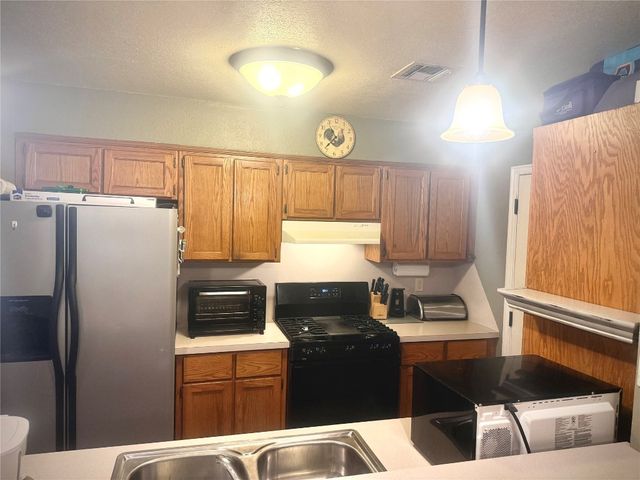 1020 NW 14th Place, Moore, OK 73160