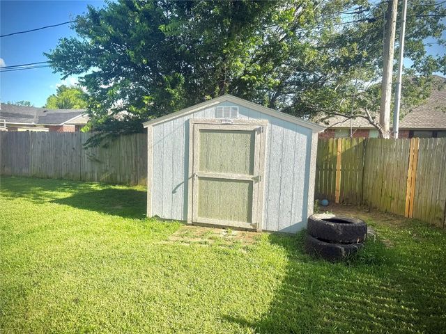 1020 NW 14th Place, Moore, OK 73160