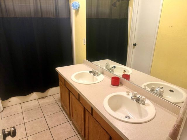 1020 NW 14th Place, Moore, OK 73160