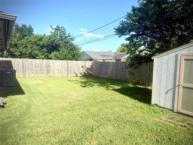 1020 NW 14th Place, Moore, OK 73160
