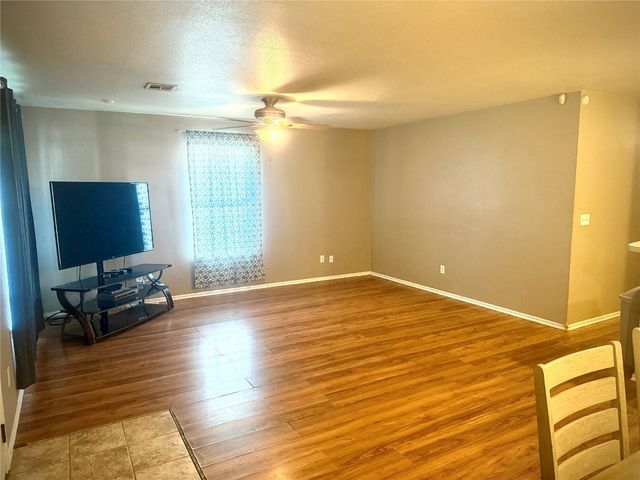 1020 NW 14th Place, Moore, OK 73160