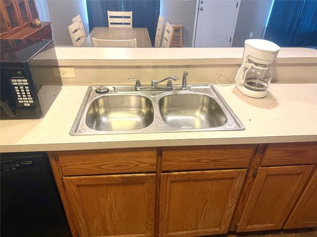 1020 NW 14th Place, Moore, OK 73160