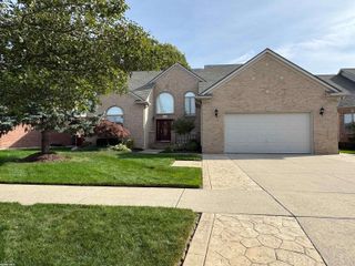 50068 Basil Drive, Macomb Twp, MI 48044