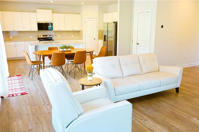 5206 Mulberry Creek Way, Flowery Branch, GA 30542