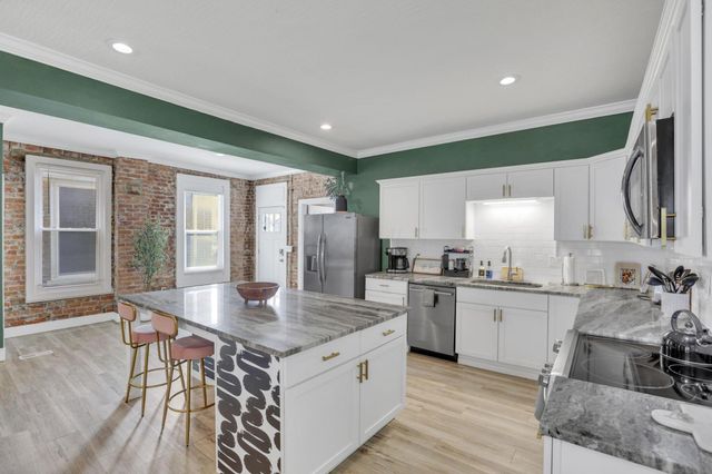 855 Sullivant Avenue, Columbus, OH 43223