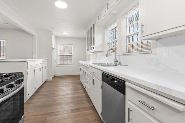 1205 N Airport Way, Stockton, CA 95205