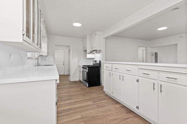 1205 N Airport Way, Stockton, CA 95205