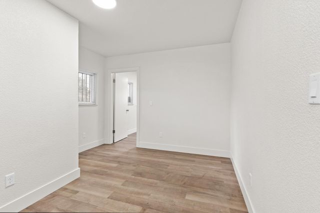 1205 N Airport Way, Stockton, CA 95205