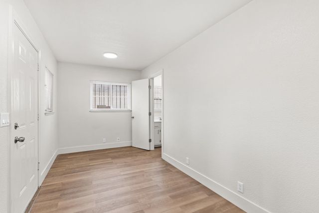 1205 N Airport Way, Stockton, CA 95205