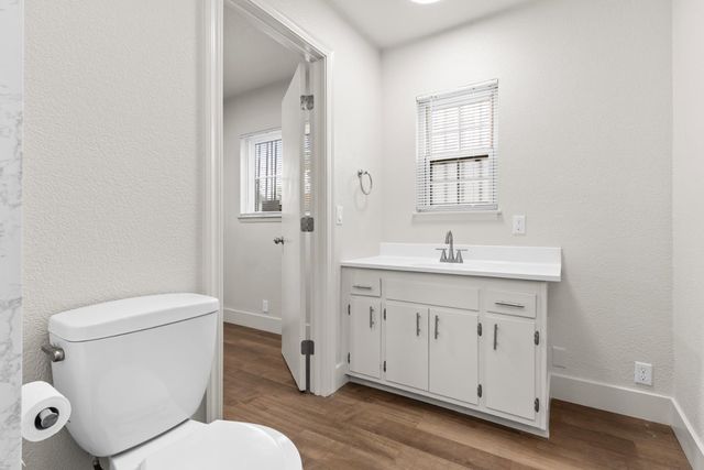 1205 N Airport Way, Stockton, CA 95205