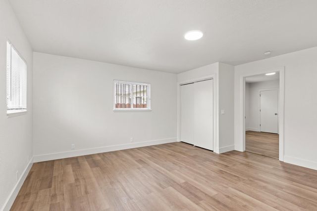 1205 N Airport Way, Stockton, CA 95205