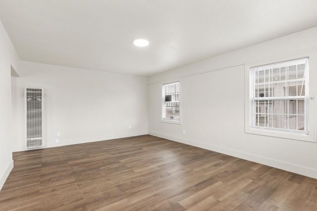 1205 N Airport Way, Stockton, CA 95205