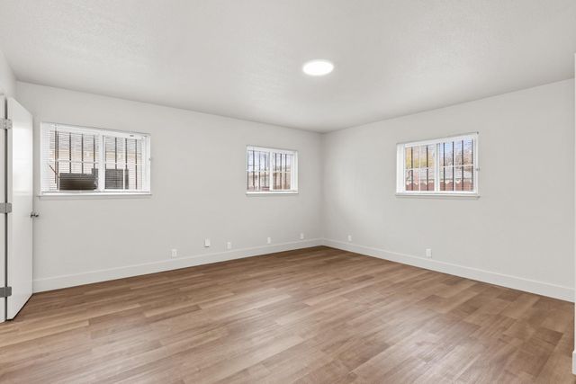 1205 N Airport Way, Stockton, CA 95205