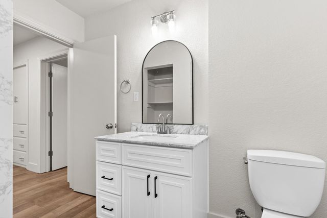 1205 N Airport Way, Stockton, CA 95205