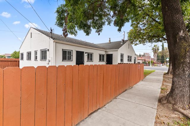 1205 N Airport Way, Stockton, CA 95205