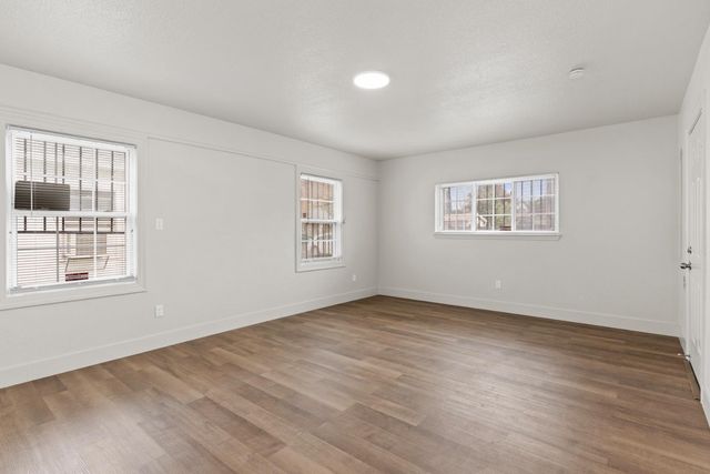 1205 N Airport Way, Stockton, CA 95205