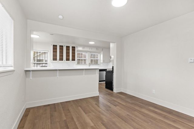 1205 N Airport Way, Stockton, CA 95205