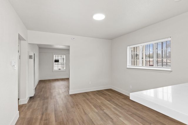 1205 N Airport Way, Stockton, CA 95205