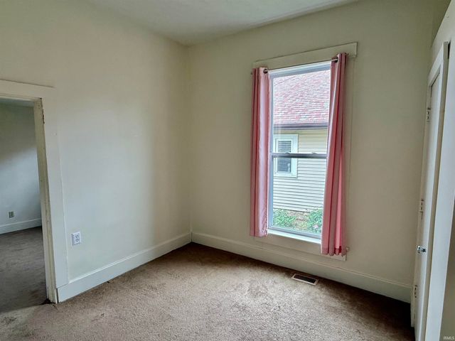 921 Lincoln Avenue, Bedford, IN 47421